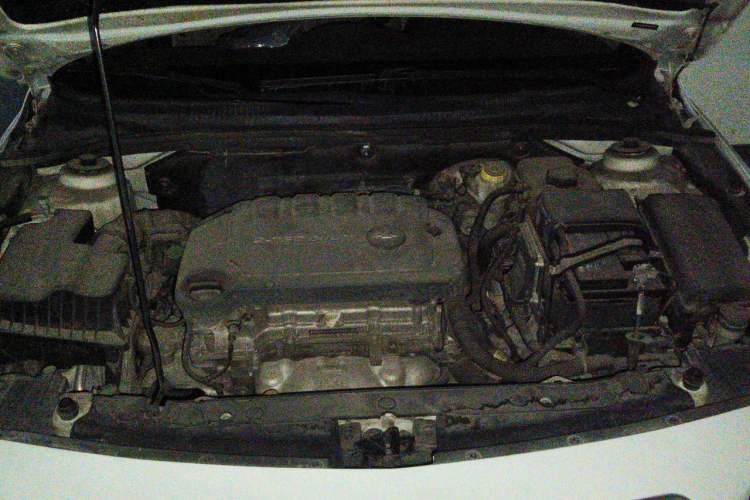 Used Chevrolet Cruze 2015 1.5L Classic SE AT Engine Bay