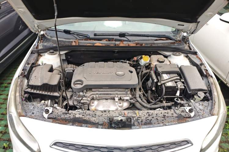 Used Chevrolet Cruze 2015 1.5L Classic SE AT Engine Bay