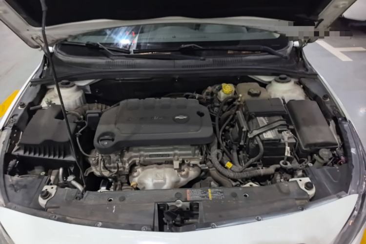 Used Chevrolet Cruze 2015 1.5L Classic SE AT Engine Bay