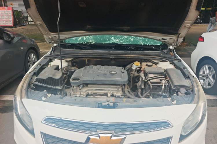 Used Chevrolet Cruze 2015 1.5L Classic SL MT Engine Bay