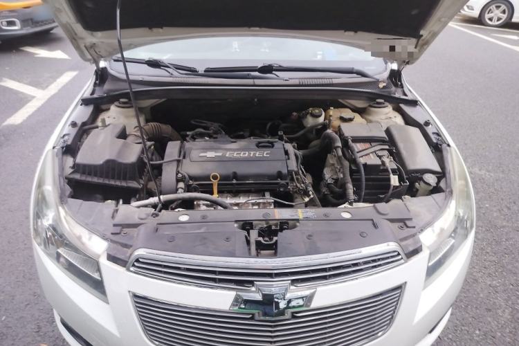 Used Chevrolet Cruze 2015 Hatchback 1.6L Automatic Comfort Edition Engine Bay