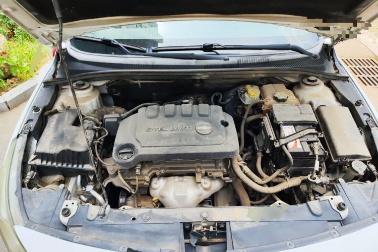 Used Chevrolet Cruze 2015 1.5L Classic SL MT Engine Bay