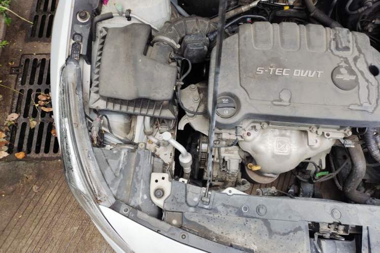 Used Chevrolet Cruze 2015 1.5L Classic SL MT Engine Bay Right