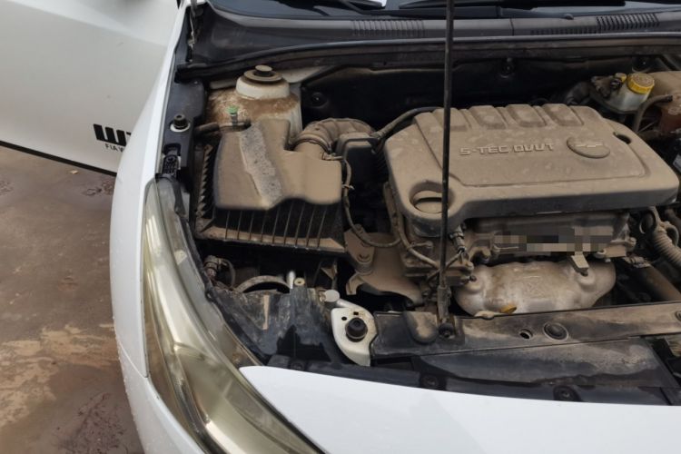 Used Chevrolet Cruze 2015 1.5L Classic SL MT Engine Bay Right