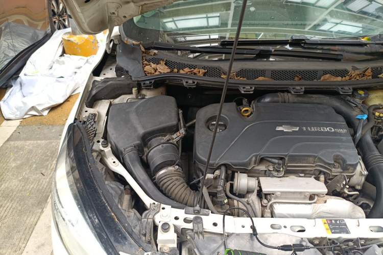 Used Chevrolet Cruze 2015 1.4T DCG Luxury Edition Engine Bay Right