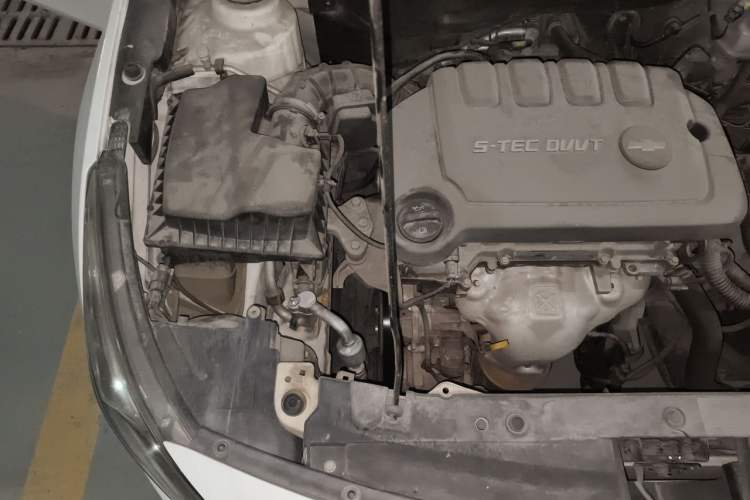 Used Chevrolet Cruze 2015 1.5L Classic SE MT Engine Bay Right