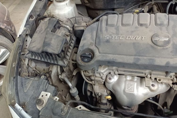 Used Chevrolet Cruze 2015 1.5L Classic SE MT Engine Bay Right