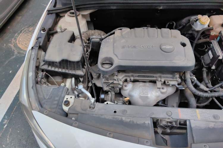 Used Chevrolet Cruze 2015 1.5L Classic SE MT Engine Bay Right