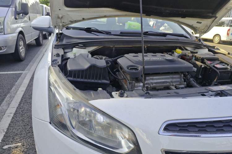 Used Chevrolet Cruze 2015 1.5L Classic SE AT Engine Bay Right