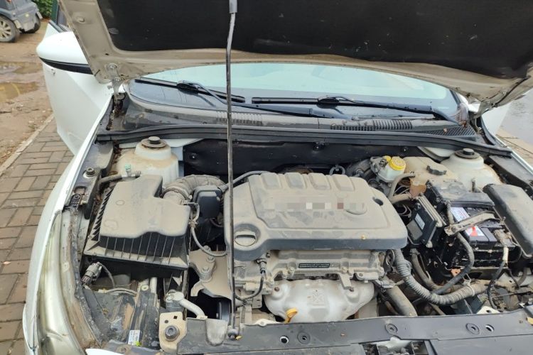 Used Chevrolet Cruze 2015 1.5L Classic SE MT Engine Bay Right