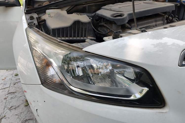 Used Chevrolet Cruze 2015 1.5L Classic SL MT Engine Bay Right