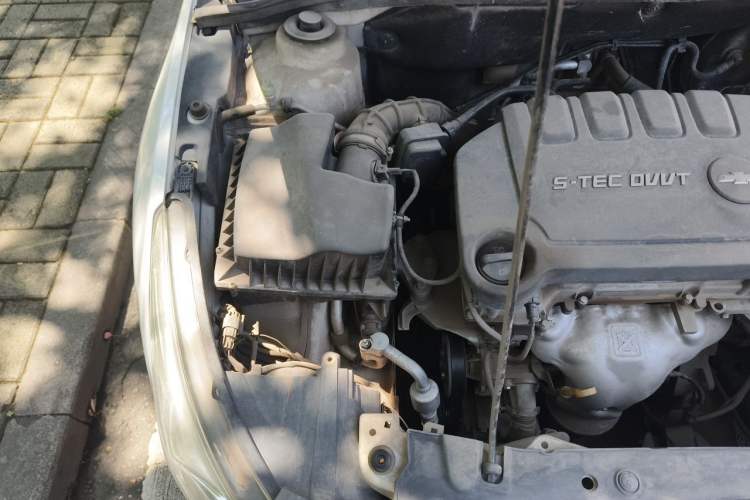 Used Chevrolet Cruze 2015 1.5L Classic SE MT Engine Bay Right