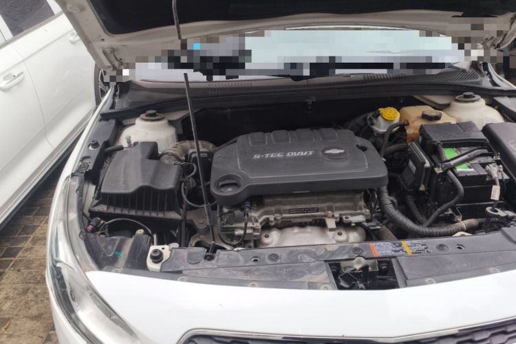 Used Chevrolet Cruze 2015 1.5L Classic SE MT Engine Bay Right