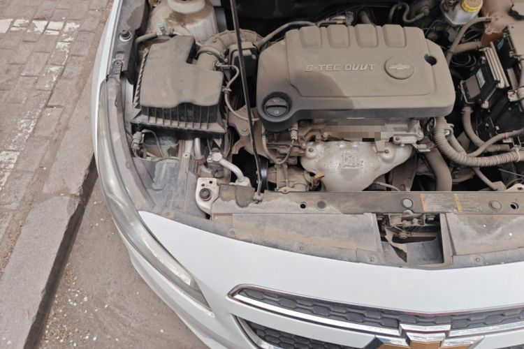 Used Chevrolet Cruze 2015 1.5L Classic SL MT Engine Bay Right