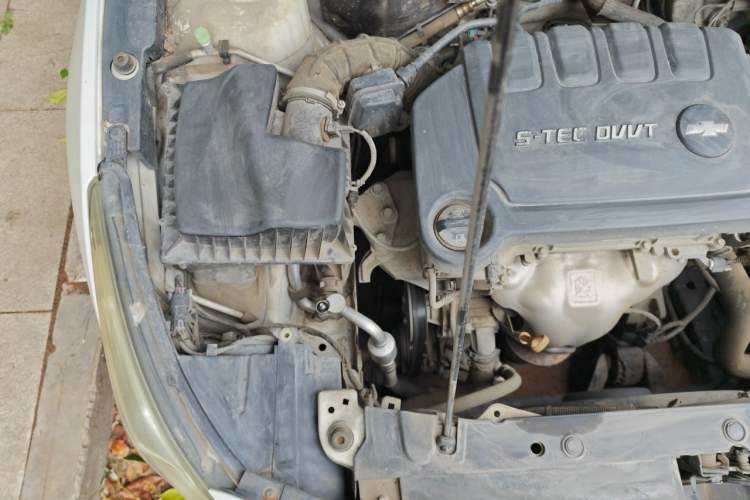 Used Chevrolet Cruze 2015 1.5L Classic SE MT Engine Bay Right