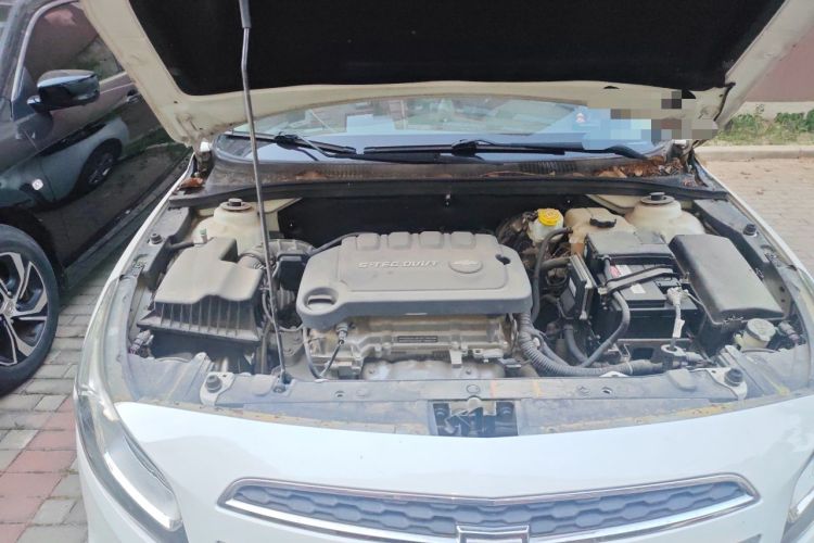 Used Chevrolet Cruze 2015 1.5L Classic SL MT Engine Bay Right
