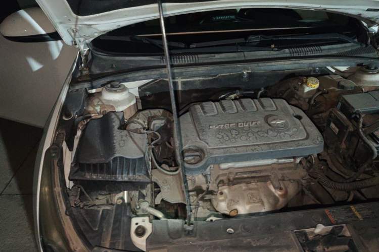 Used Chevrolet Cruze 2015 1.5L Classic SL MT Engine Bay Right