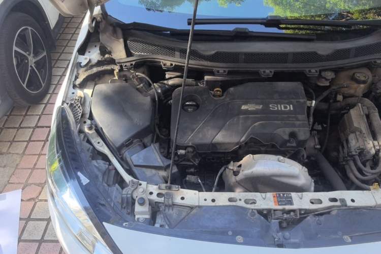 Used Chevrolet Cruze 2015 1.5L Automatic Luxury Edition Engine Bay Right