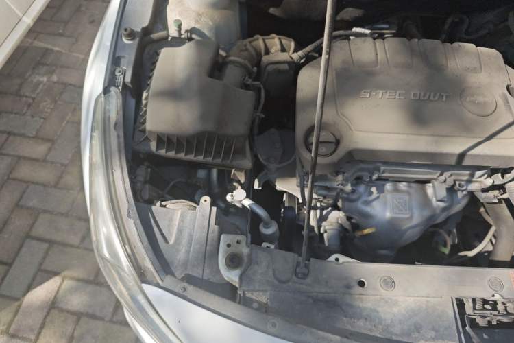 Used Chevrolet Cruze 2015 1.5L Classic SE MT Engine Bay Right