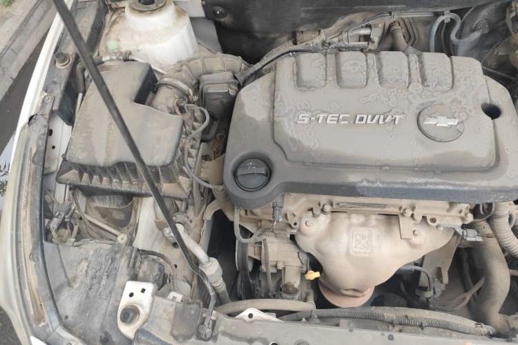 Used Chevrolet Cruze 2015 1.5L Classic SL MT Engine Bay Right