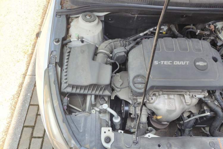 Used Chevrolet Cruze 2015 1.5L Classic SE AT Engine Bay Right