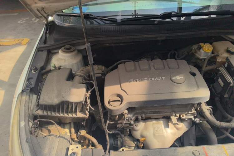 Used Chevrolet Cruze 2015 1.5L Classic SE MT Engine Bay Right