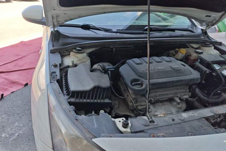 Used Chevrolet Cruze 2015 1.5L Classic SE MT Engine Bay Right