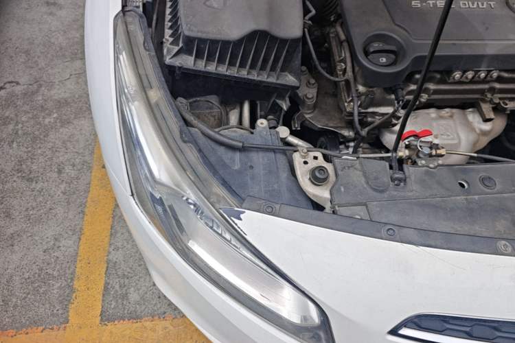 Used Chevrolet Cruze 2015 1.5L Classic SL MT Engine Bay Right