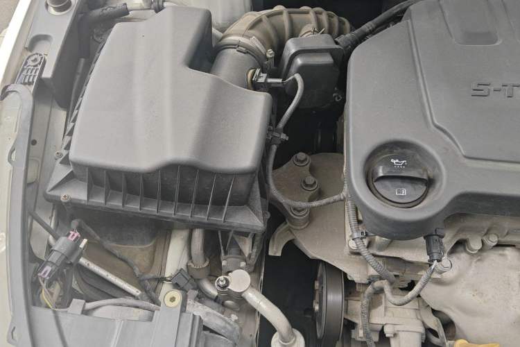 Used Chevrolet Cruze 2015 1.5L Classic SE AT Engine Bay Right