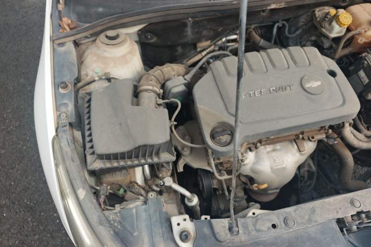 Used Chevrolet Cruze 2015 1.5L Classic SE MT Engine Bay Right