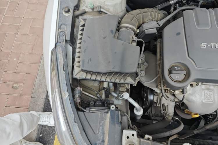 Used Chevrolet Cruze 2015 1.5L Classic SE AT Engine Bay Right