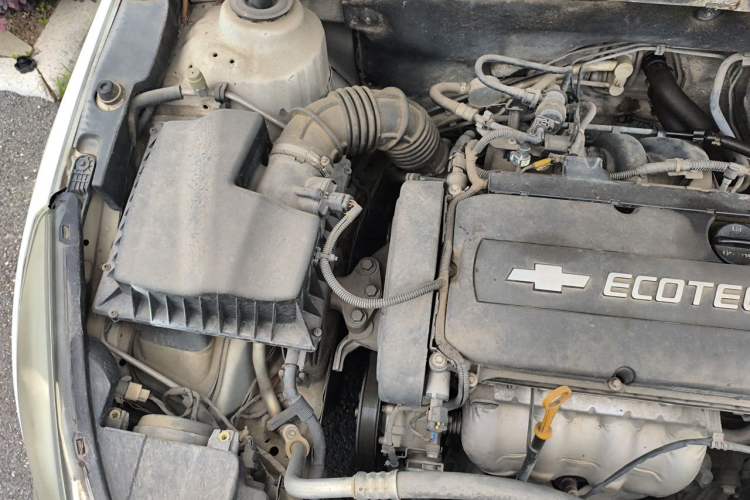Used Chevrolet Cruze 2015 Hatchback 1.6L Automatic Comfort Edition Engine Bay Right