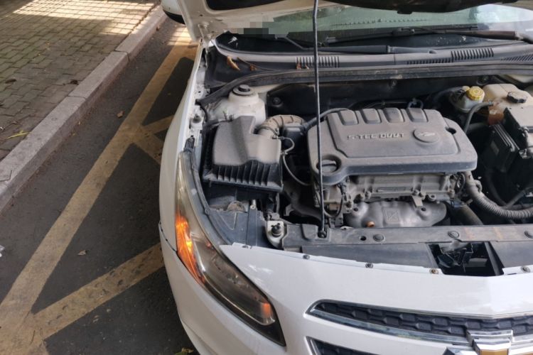 Used Chevrolet Cruze 2015 1.5L Classic SL MT Engine Bay Right