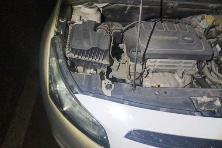 Used Chevrolet Cruze 2015 1.5L Classic SE MT Engine Bay Right