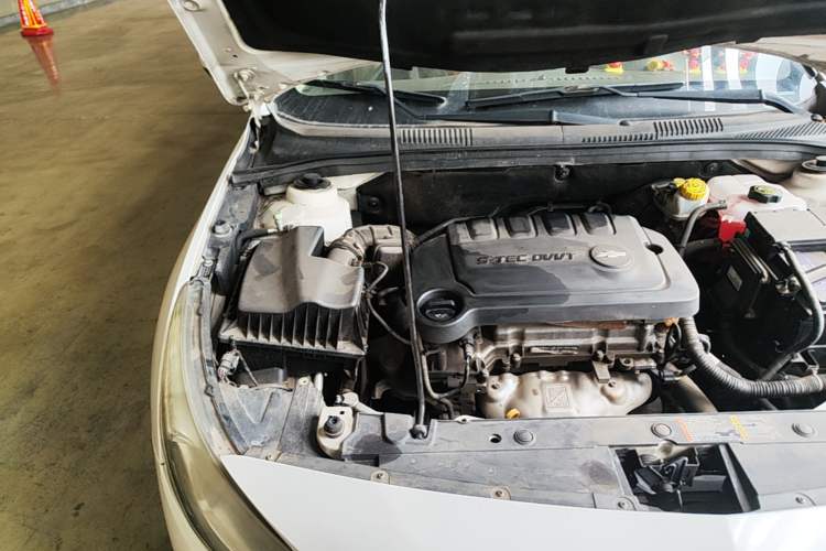 Used Chevrolet Cruze 2015 1.5L Classic SE MT Engine Bay Right