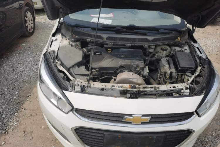 Used Chevrolet Cruze 2015 1.5L Automatic Fashion Navigation Edition Engine Bay Right
