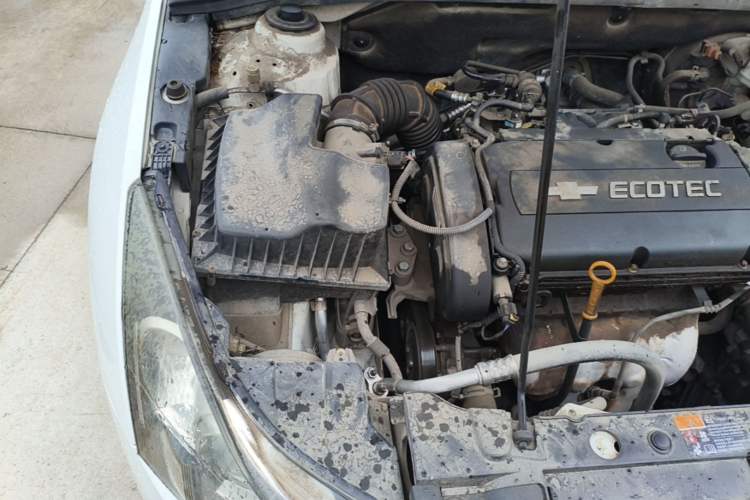 Used Chevrolet Cruze 2015 Hatchback 1.6L Automatic Comfort Edition Engine Bay Right
