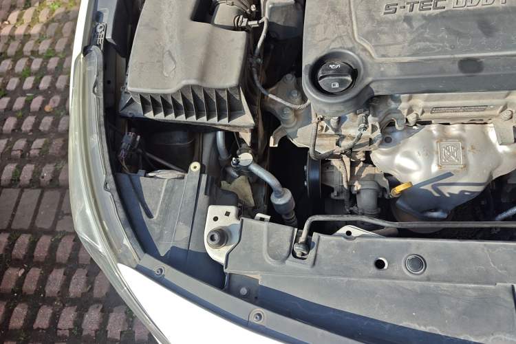 Used Chevrolet Cruze 2015 1.5L Classic SE AT Engine Bay Right