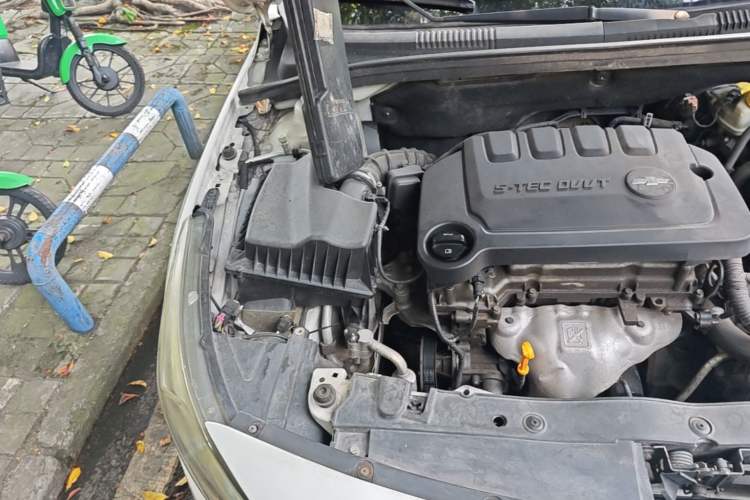 Used Chevrolet Cruze 2015 1.5L Classic SE AT Engine Bay Right