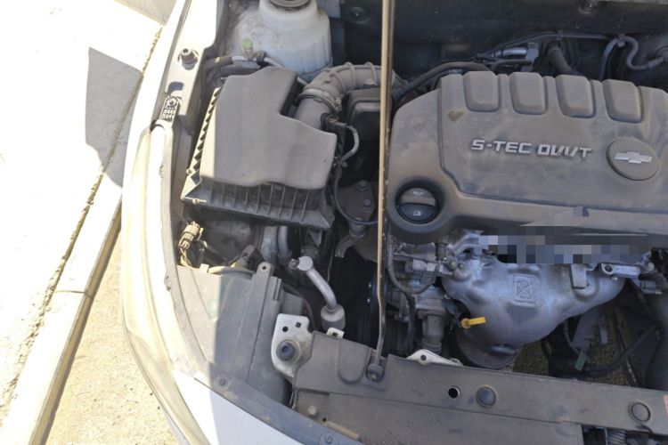 Used Chevrolet Cruze 2015 1.5L Classic SE MT Engine Bay Right