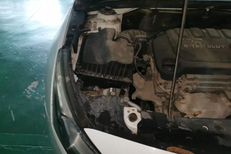 Used Chevrolet Cruze 2015 1.5L Classic SL MT Engine Bay Right
