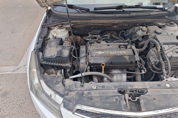 Used Chevrolet Cruze 2015 Hatchback 1.6L Manual Comfort Edition Engine Bay Right