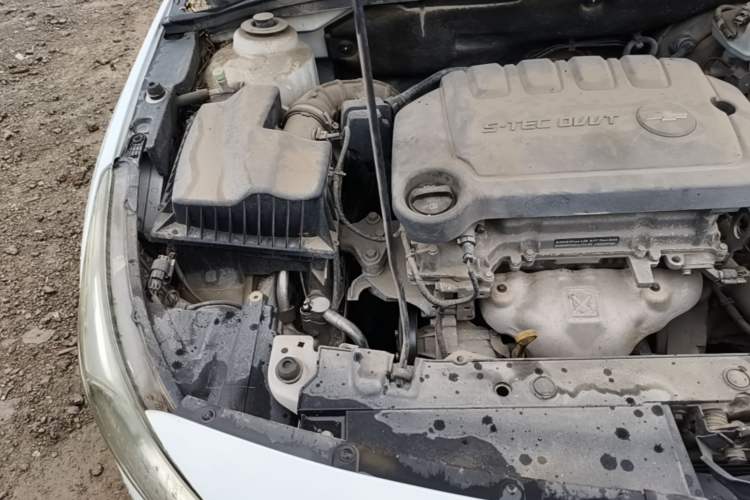 Used Chevrolet Cruze 2015 1.5L Classic SE MT Engine Bay Right