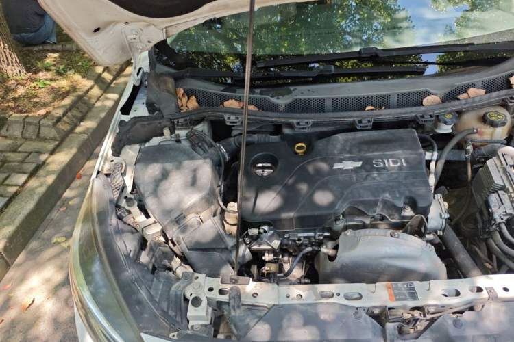 Used Chevrolet Cruze 2015 1.5L Automatic Luxury Edition Engine Bay Right
