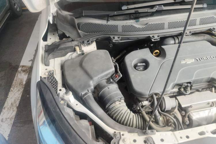 Used Chevrolet Cruze 2015 1.4T DCG Luxury Edition Engine Bay Right