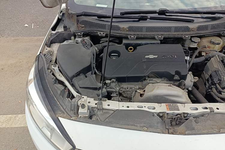 Used Chevrolet Cruze 2015 1.5L Manual Elite Edition Engine Bay Right