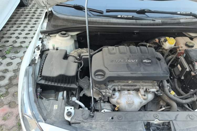 Used Chevrolet Cruze 2015 1.5L Classic SE AT Engine Bay Right