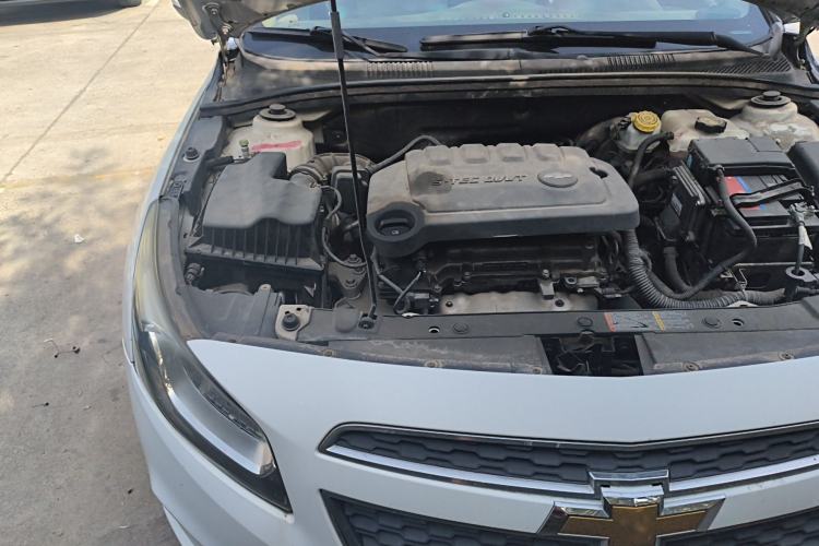 Used Chevrolet Cruze 2015 1.5L Classic SE MT Engine Bay Right