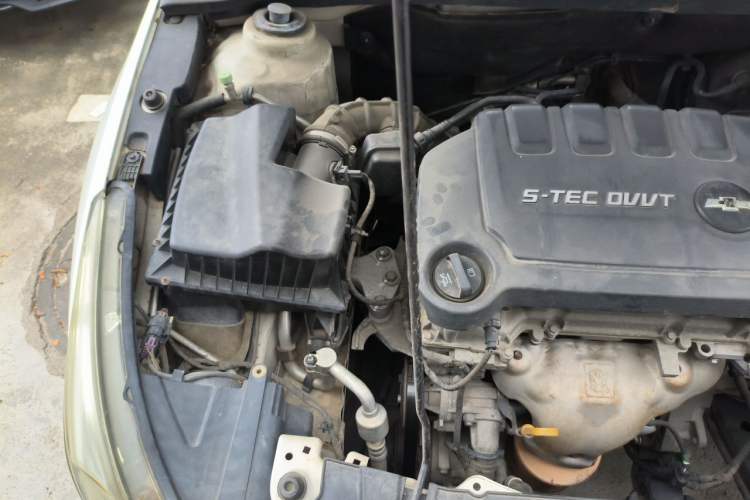 Used Chevrolet Cruze 2015 1.5L Classic SL MT Engine Bay Right