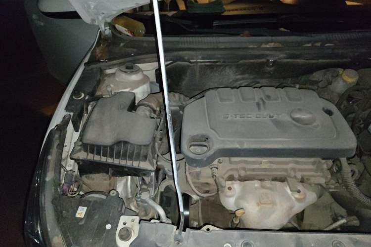 Used Chevrolet Cruze 2015 1.5L Classic SE AT Engine Bay Right